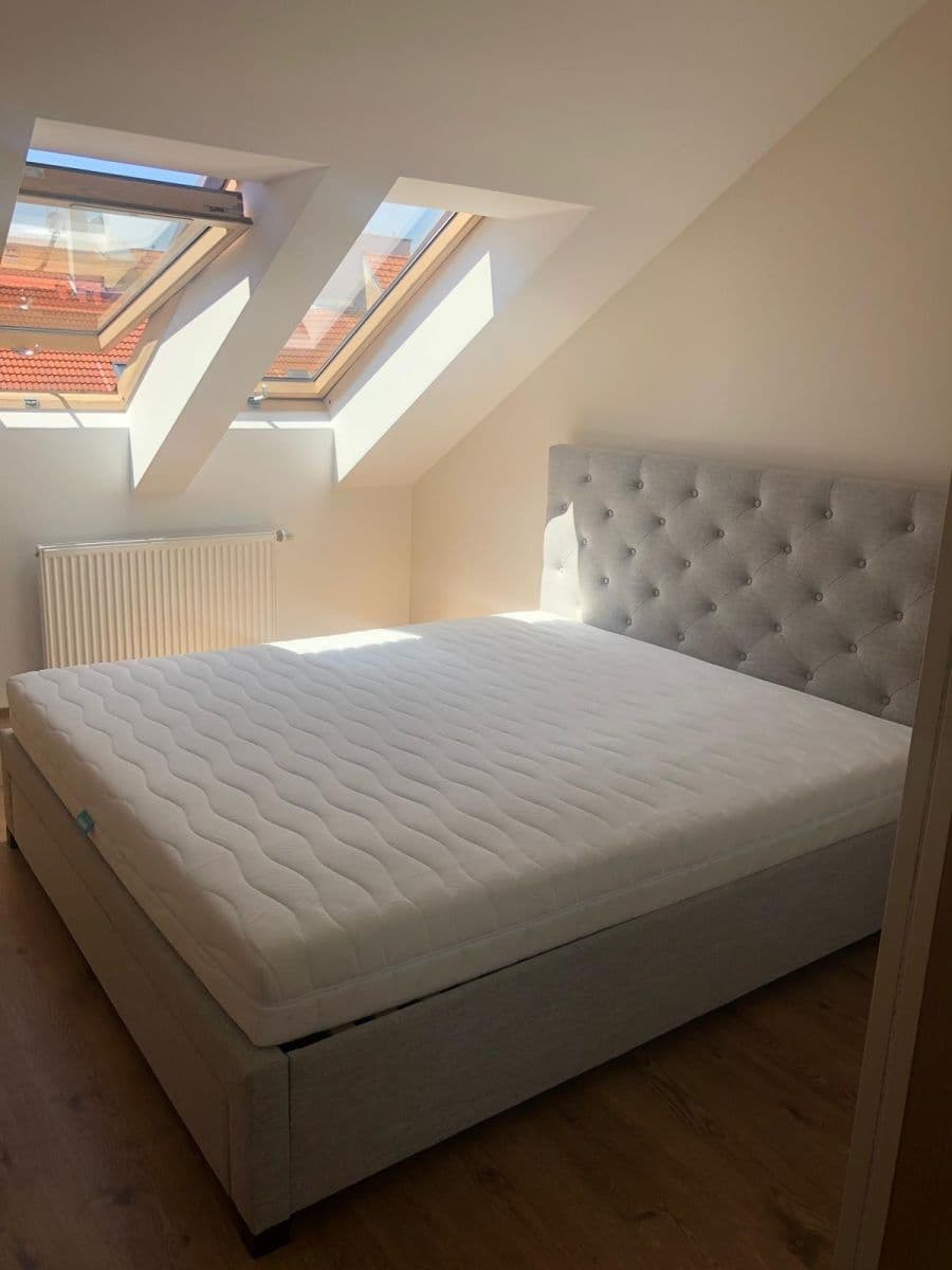 Prenájom bytu 3-izbový 78 m², Sudoměřská, Praha, Praha Prenájom bytu 3-izbový 78 m², Sudoměřská, Praha, Praha
