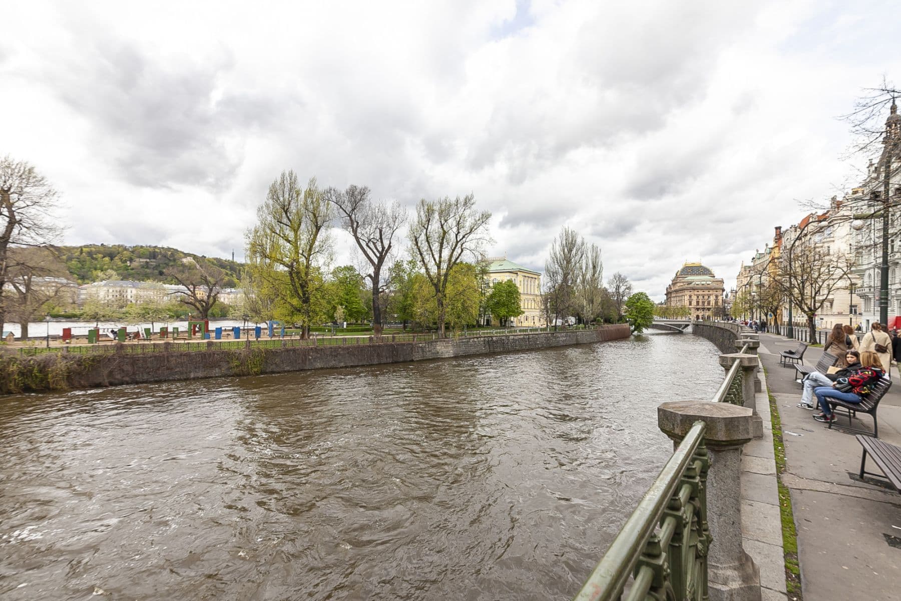Prenájom bytu 105 m², Masarykovo nábřeží, Praha, Praha Prenájom bytu 105 m², Masarykovo nábřeží, Praha, Praha