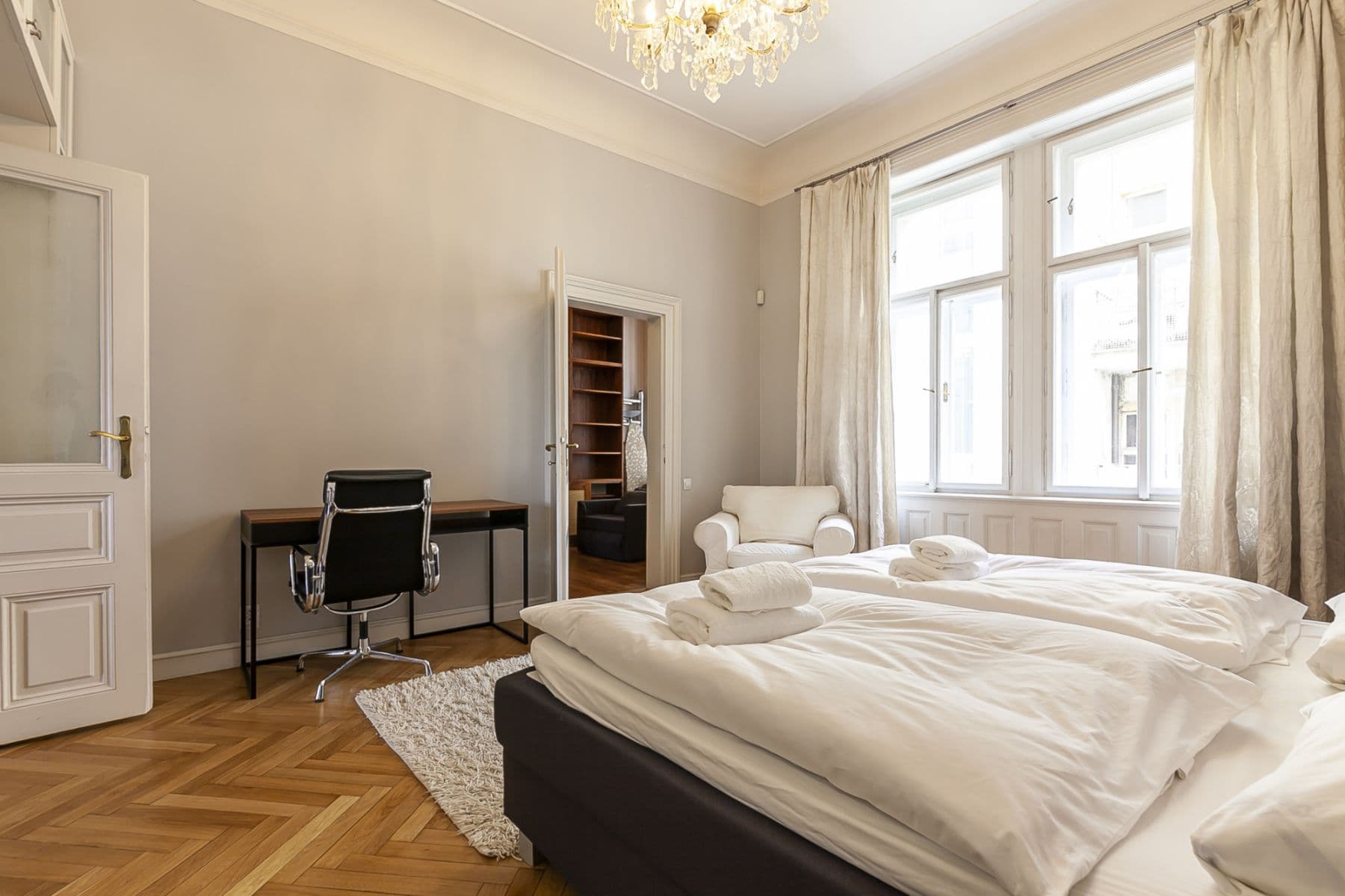 Prenájom bytu 105 m², Masarykovo nábřeží, Praha, Praha Prenájom bytu 105 m², Masarykovo nábřeží, Praha, Praha