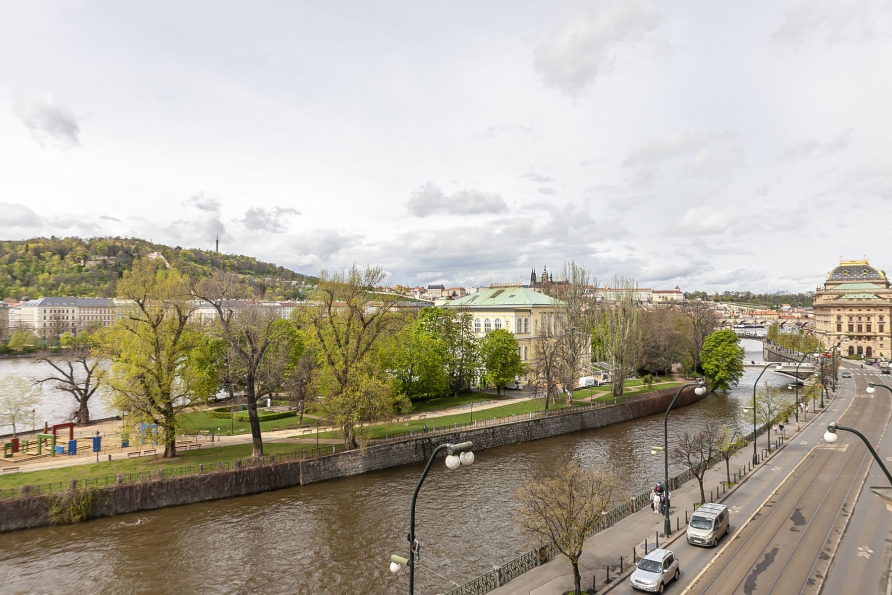 Prenájom bytu 105 m², Masarykovo nábřeží, Praha, Praha Prenájom bytu 105 m², Masarykovo nábřeží, Praha, Praha