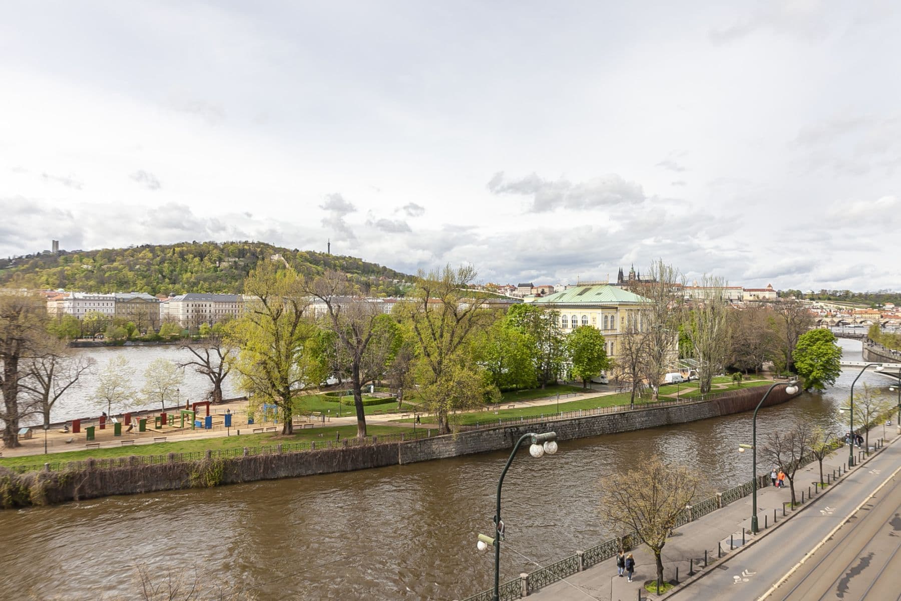 Prenájom bytu 105 m², Masarykovo nábřeží, Praha, Praha Prenájom bytu 105 m², Masarykovo nábřeží, Praha, Praha