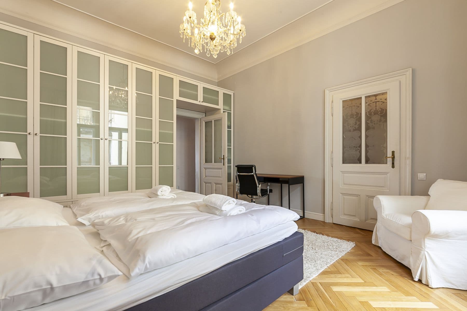 Prenájom bytu 105 m², Masarykovo nábřeží, Praha, Praha Prenájom bytu 105 m², Masarykovo nábřeží, Praha, Praha