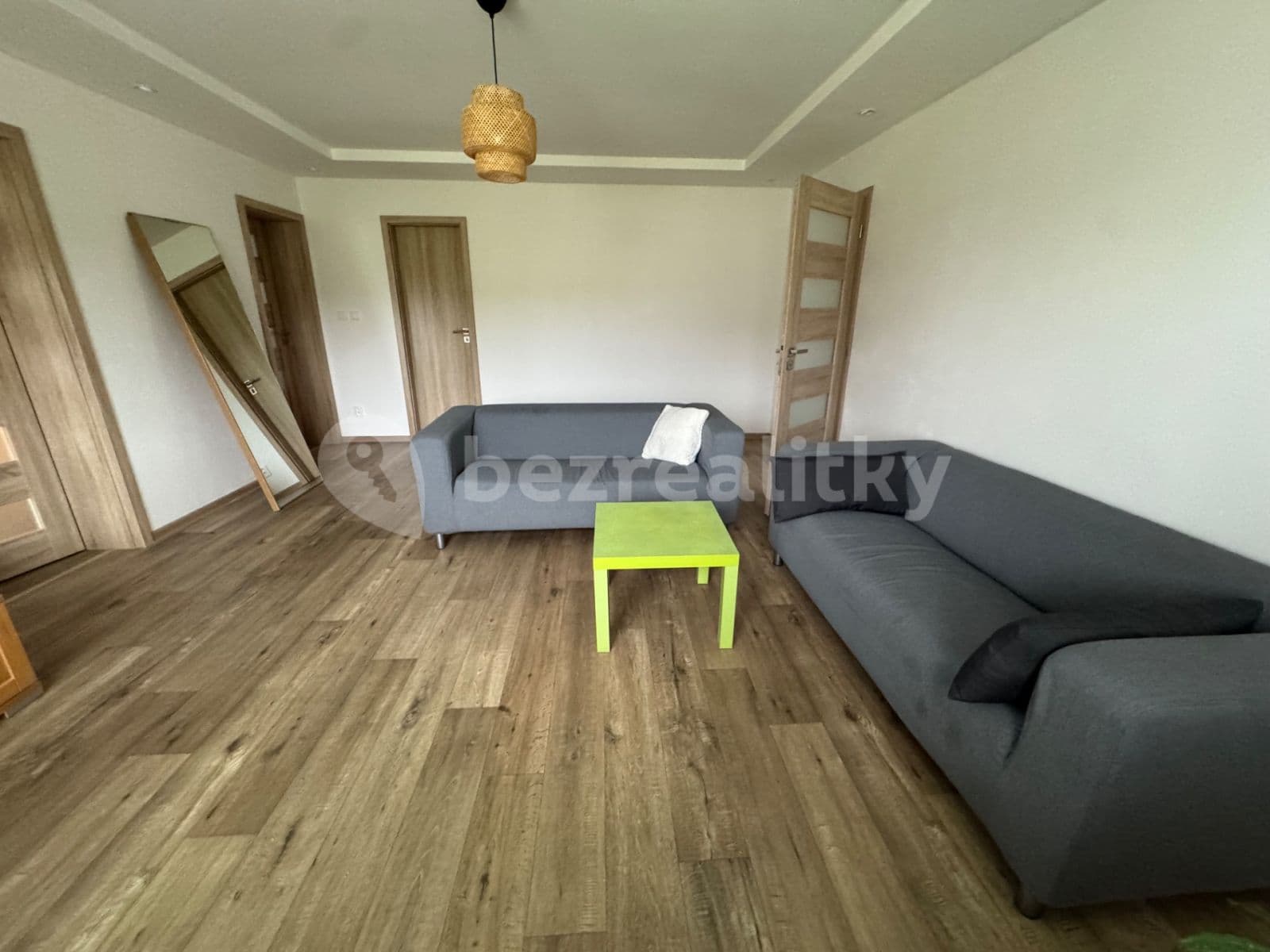 Prenájom bytu 3-izbový 100 m², Nová, Krušovice, Středočeský kraj Prenájom bytu 3-izbový 100 m², Nová, Krušovice, Středočeský kraj