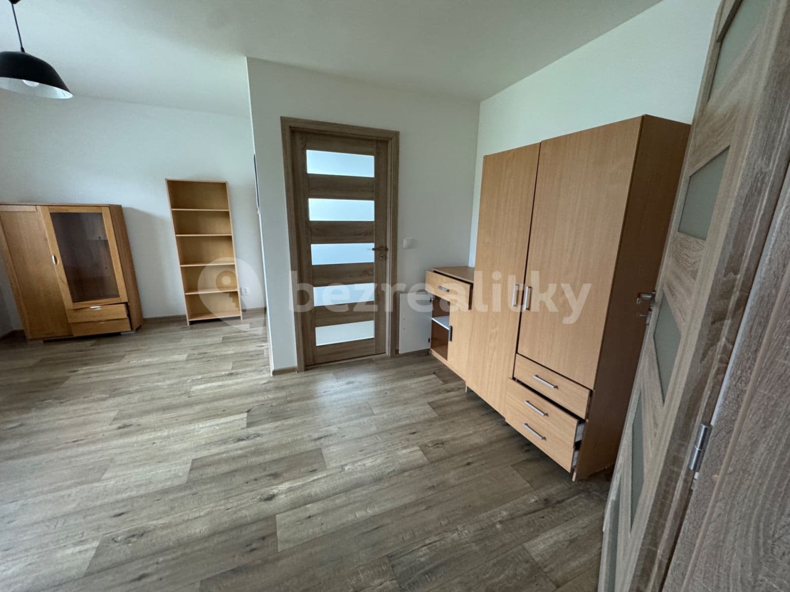 Prenájom bytu 3-izbový 100 m², Nová, Krušovice, Středočeský kraj Prenájom bytu 3-izbový 100 m², Nová, Krušovice, Středočeský kraj