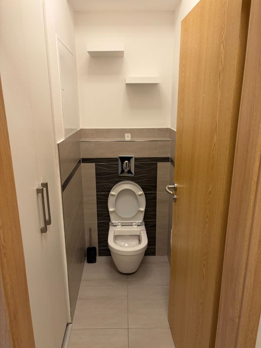 Prenájom bytu 3-izbový 65 m², Přírodní, Brno, Jihomoravský kraj Prenájom bytu 3-izbový 65 m², Přírodní, Brno, Jihomoravský kraj