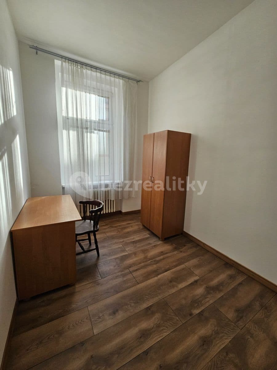 Prenájom bytu 2-izbový 75 m², Raisova, Karlovy Vary, Karlovarský kraj Prenájom bytu 2-izbový 75 m², Raisova, Karlovy Vary, Karlovarský kraj