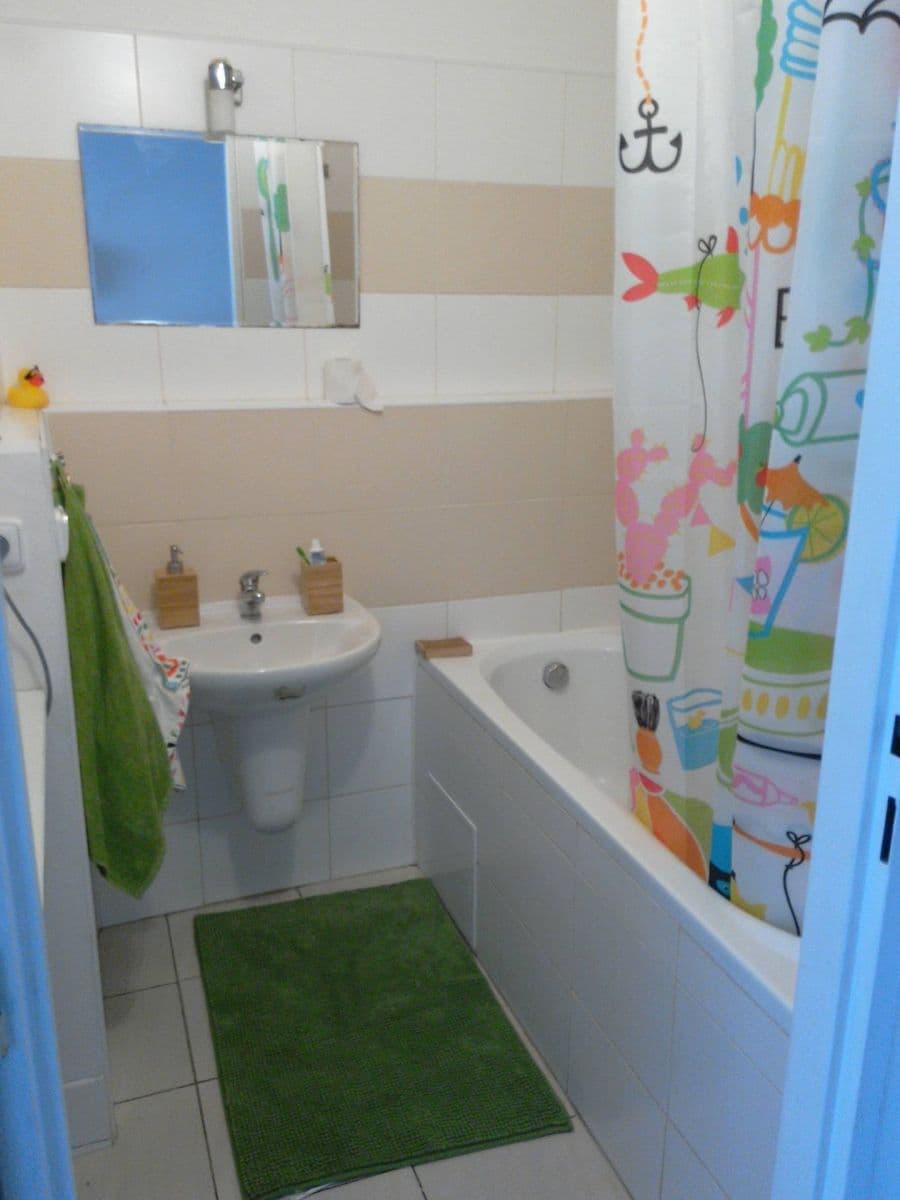 Prenájom bytu 3-izbový 74 m², Štětínská, Praha, Praha Prenájom bytu 3-izbový 74 m², Štětínská, Praha, Praha