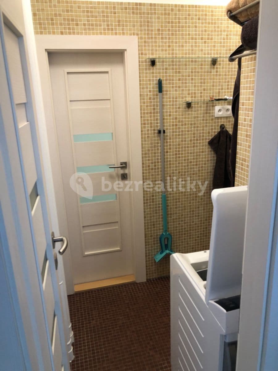 Prenájom bytu 2-izbový 53 m², Rumančeková, Ružinov, Bratislavský kraj Prenájom bytu 2-izbový 53 m², Rumančeková, Ružinov, Bratislavský kraj