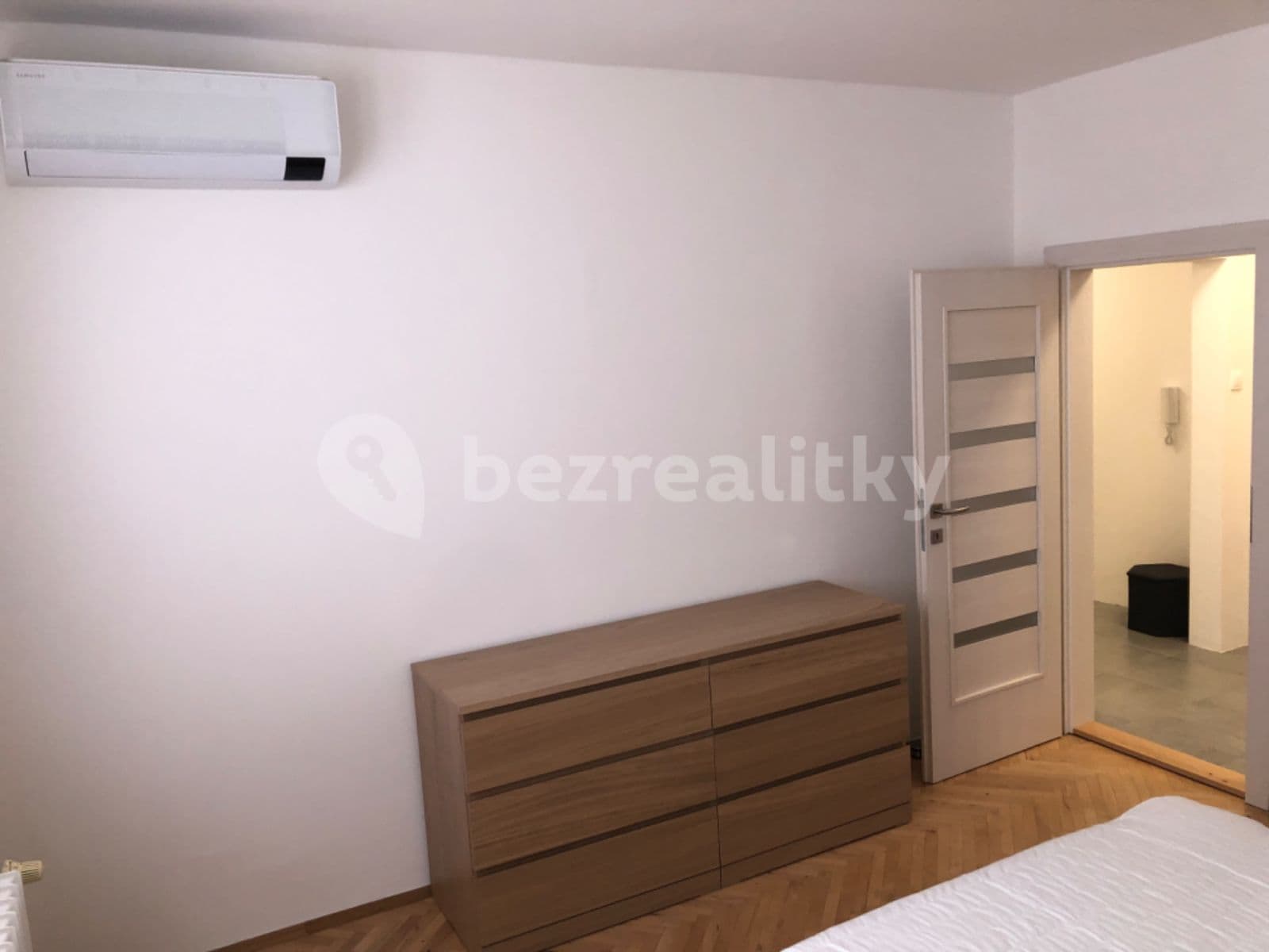 Prenájom bytu 2-izbový 53 m², Rumančeková, Ružinov, Bratislavský kraj Prenájom bytu 2-izbový 53 m², Rumančeková, Ružinov, Bratislavský kraj