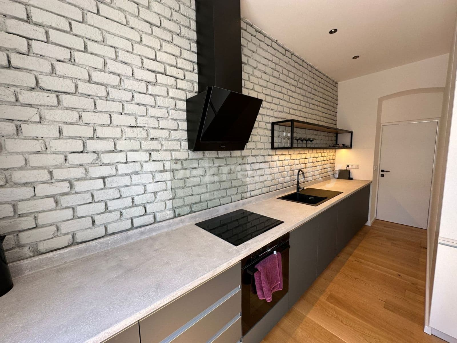 Prenájom bytu 2-izbový 66 m², Veletržní, Praha, Praha Prenájom bytu 2-izbový 66 m², Veletržní, Praha, Praha