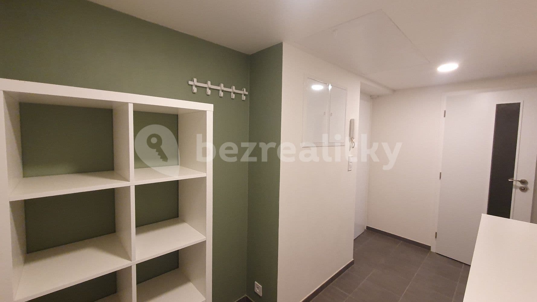 Prenájom bytu 2-izbový 46 m², Biskupcova, Praha, Praha Prenájom bytu 2-izbový 46 m², Biskupcova, Praha, Praha
