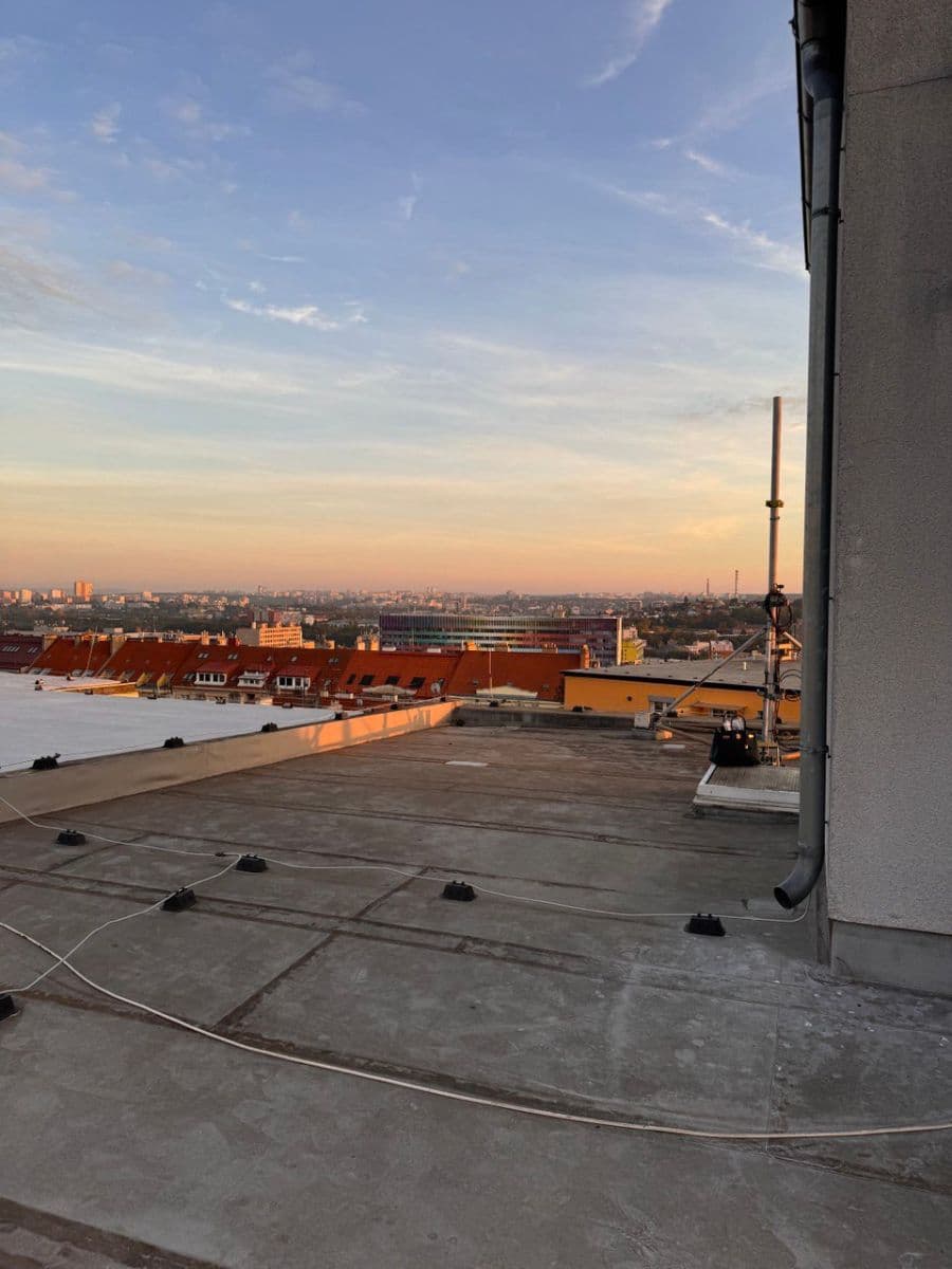 Predaj nebytového priestoru 16 m², Ruská, Praha, Praha Predaj nebytového priestoru 16 m², Ruská, Praha, Praha