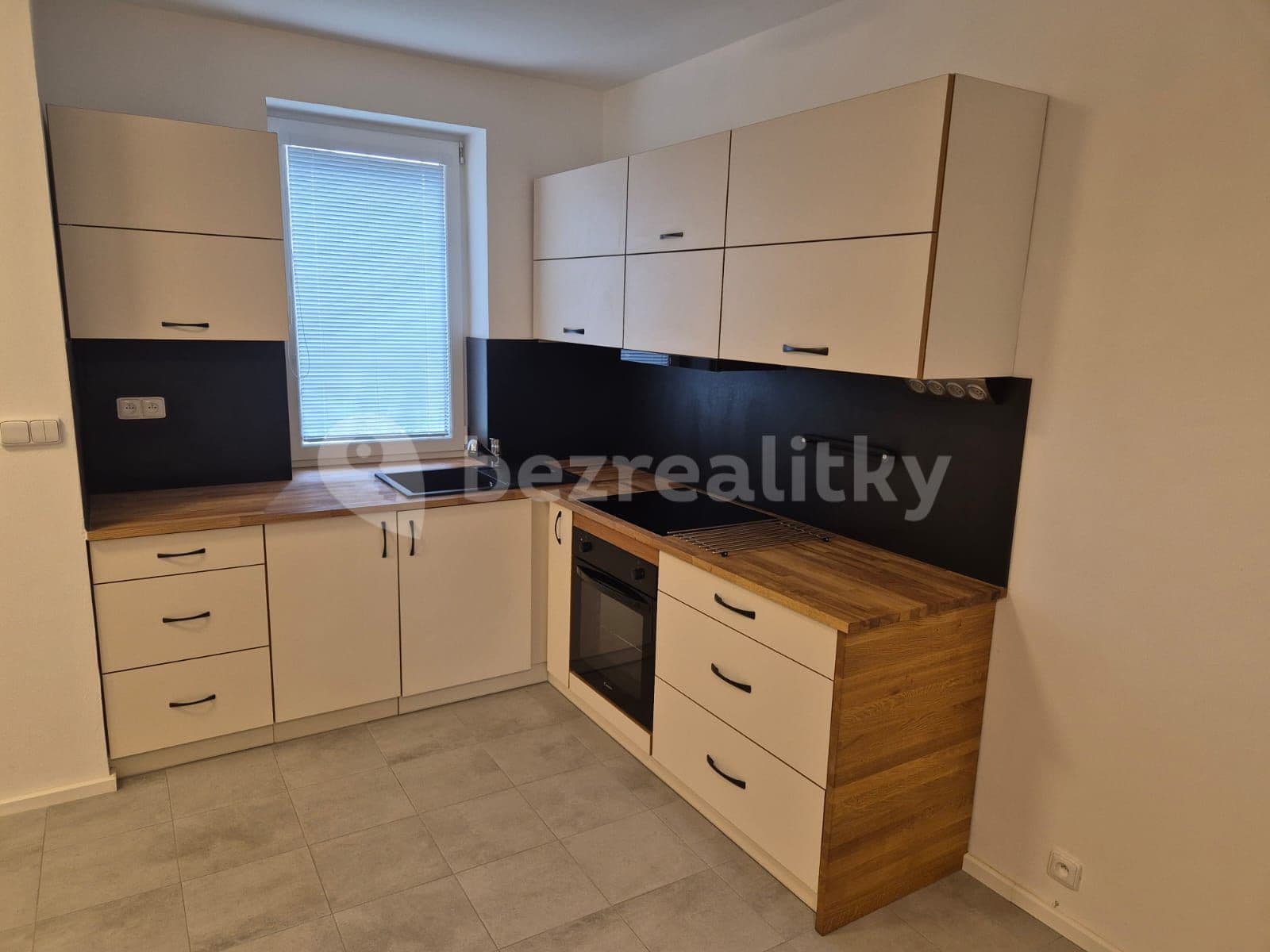 Prenájom bytu 2-izbový 46 m², Fűgnerova, Slaný, Středočeský kraj Prenájom bytu 2-izbový 46 m², Fűgnerova, Slaný, Středočeský kraj