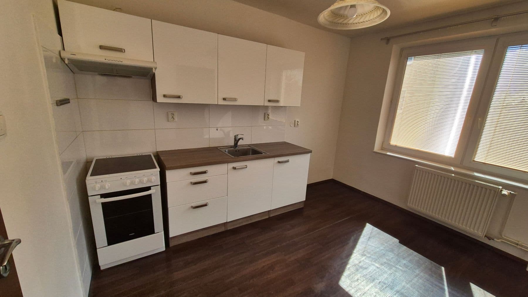 Predaj bytu 3-izbový 72 m², 9. května, Hrušovany nad Jevišovkou, Jihomoravský kraj Predaj bytu 3-izbový 72 m², 9. května, Hrušovany nad Jevišovkou, Jihomoravský kraj