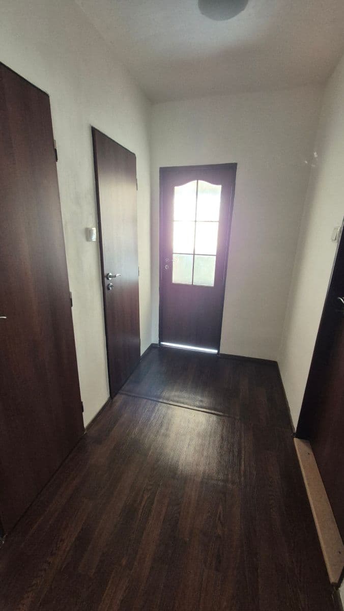 Predaj bytu 3-izbový 72 m², 9. května, Hrušovany nad Jevišovkou, Jihomoravský kraj Predaj bytu 3-izbový 72 m², 9. května, Hrušovany nad Jevišovkou, Jihomoravský kraj