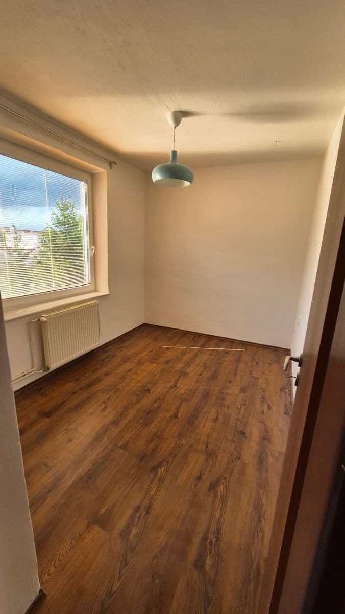 Predaj bytu 3-izbový 72 m², 9. května, Hrušovany nad Jevišovkou, Jihomoravský kraj Predaj bytu 3-izbový 72 m², 9. května, Hrušovany nad Jevišovkou, Jihomoravský kraj