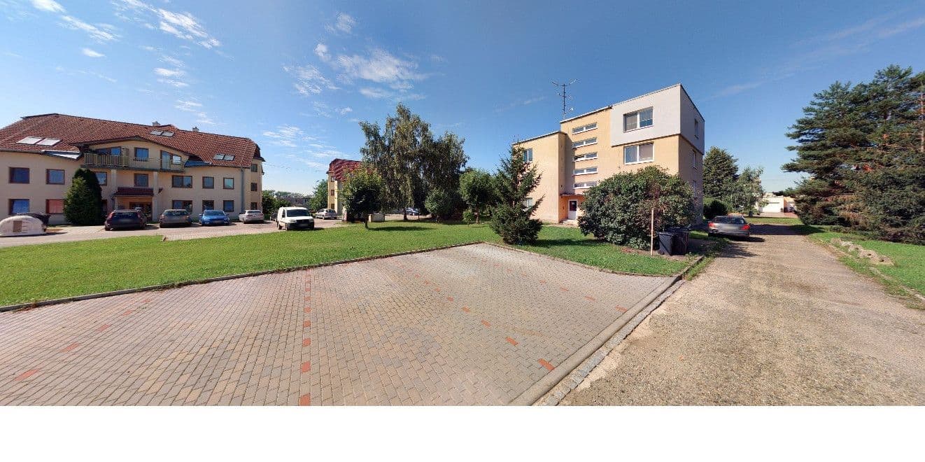 Predaj bytu 3-izbový 72 m², 9. května, Hrušovany nad Jevišovkou, Jihomoravský kraj Predaj bytu 3-izbový 72 m², 9. května, Hrušovany nad Jevišovkou, Jihomoravský kraj