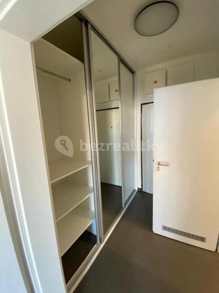 Prenájom bytu 1-izbový 34 m², Saarinenova, Praha, Praha Prenájom bytu 1-izbový 34 m², Saarinenova, Praha, Praha