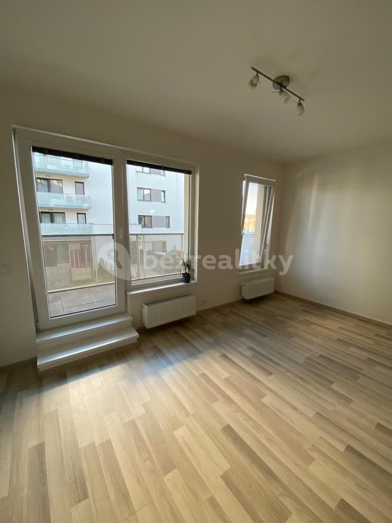 Prenájom bytu 1-izbový 34 m², Saarinenova, Praha, Praha Prenájom bytu 1-izbový 34 m², Saarinenova, Praha, Praha