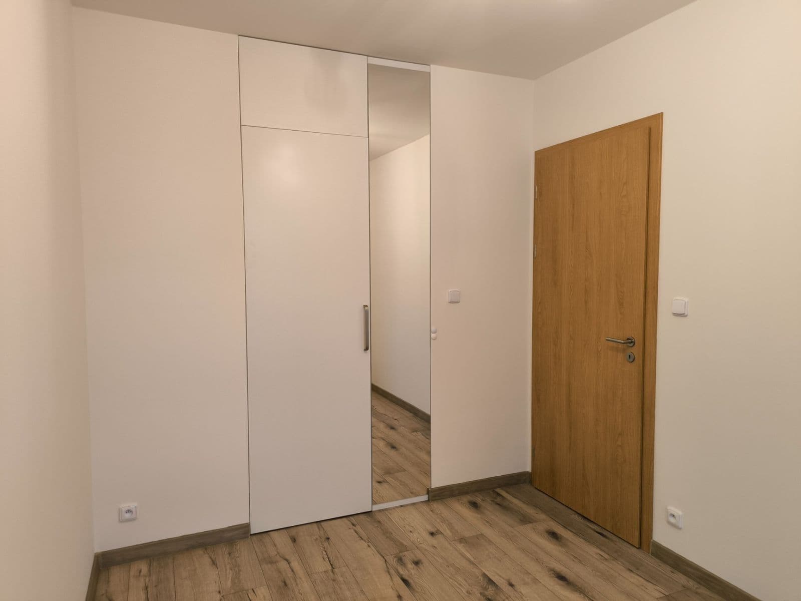 Prenájom bytu 2-izbový 40 m², Kardausova, Praha, Praha Prenájom bytu 2-izbový 40 m², Kardausova, Praha, Praha