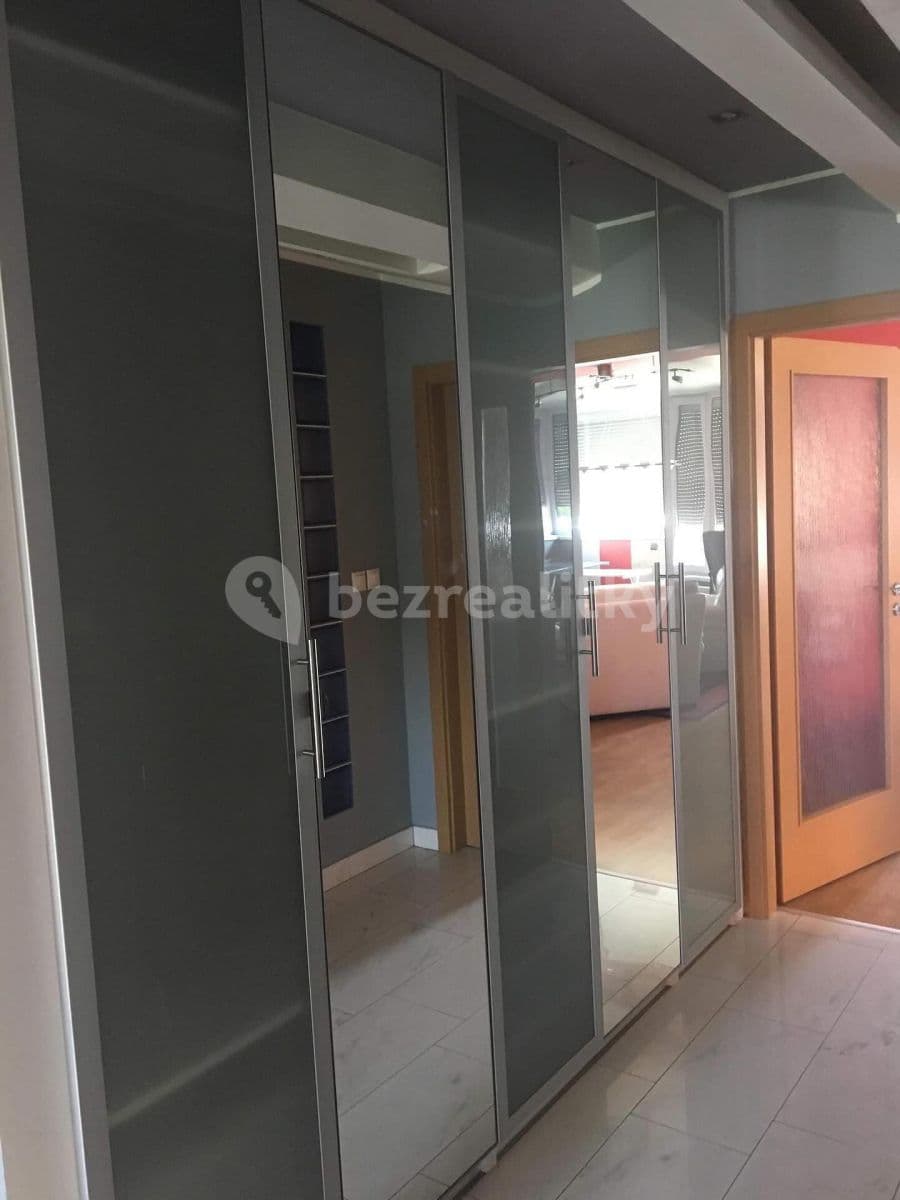 Prenájom bytu 4-izbový 120 m², Symfonická, Praha, Praha Prenájom bytu 4-izbový 120 m², Symfonická, Praha, Praha