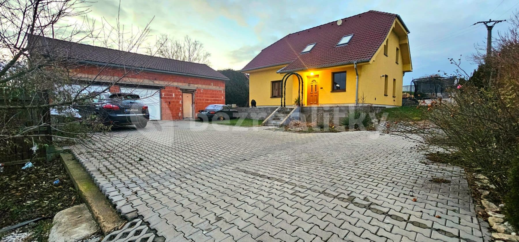 Prenájom domu 145 m², pozemek 1.250 m², Třebusice, Středočeský kraj Prenájom domu 145 m², pozemek 1.250 m², Třebusice, Středočeský kraj