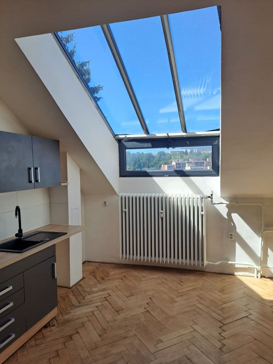 Prenájom bytu 1-izbový 46 m², Bělohorská, Praha, Praha Prenájom bytu 1-izbový 46 m², Bělohorská, Praha, Praha