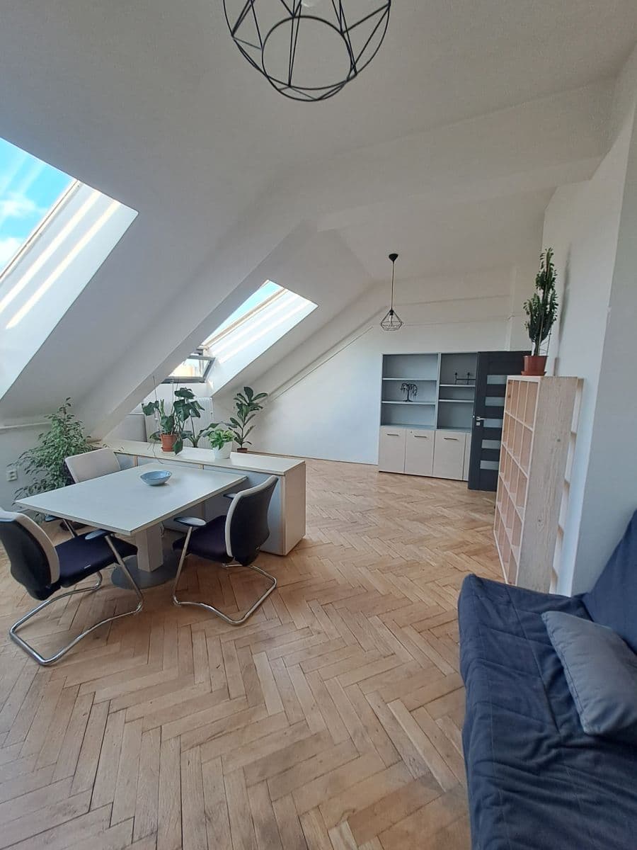 Prenájom bytu 1-izbový 46 m², Bělohorská, Praha, Praha Prenájom bytu 1-izbový 46 m², Bělohorská, Praha, Praha