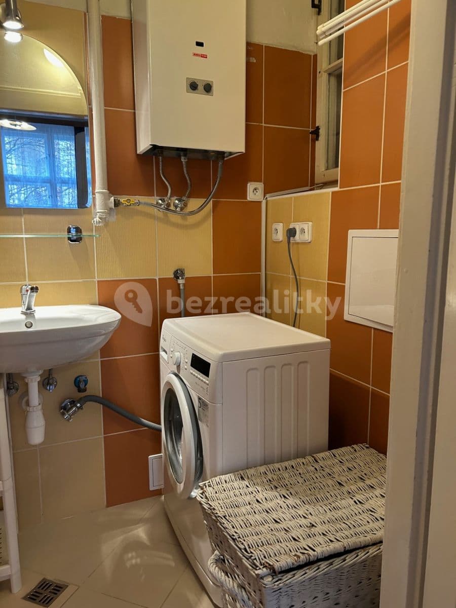 Prenájom bytu 2-izbový 55 m², Bartoškova, Praha, Praha Prenájom bytu 2-izbový 55 m², Bartoškova, Praha, Praha