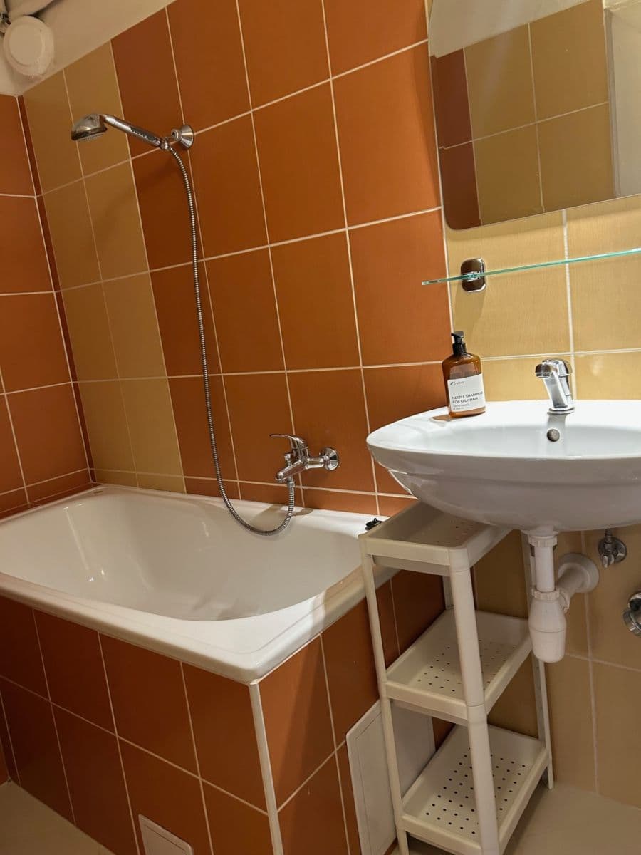 Prenájom bytu 2-izbový 55 m², Bartoškova, Praha, Praha Prenájom bytu 2-izbový 55 m², Bartoškova, Praha, Praha