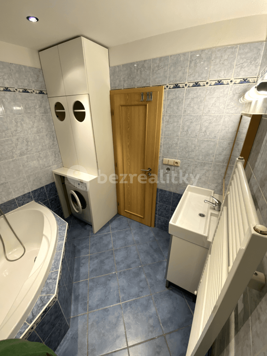 Prenájom bytu 3-izbový 71 m², Ke Strašnické, Praha, Praha Prenájom bytu 3-izbový 71 m², Ke Strašnické, Praha, Praha