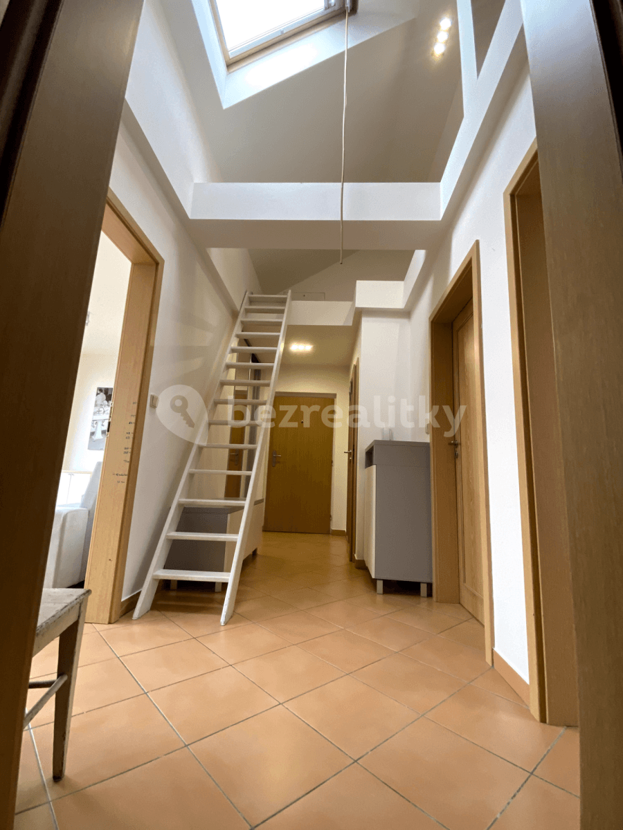 Prenájom bytu 3-izbový 71 m², Ke Strašnické, Praha, Praha Prenájom bytu 3-izbový 71 m², Ke Strašnické, Praha, Praha