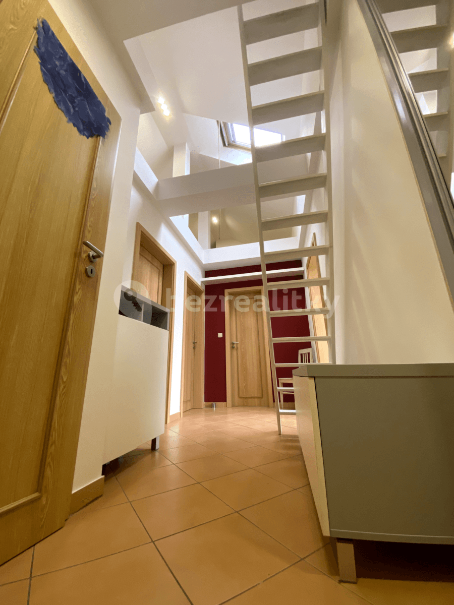 Prenájom bytu 3-izbový 71 m², Ke Strašnické, Praha, Praha Prenájom bytu 3-izbový 71 m², Ke Strašnické, Praha, Praha