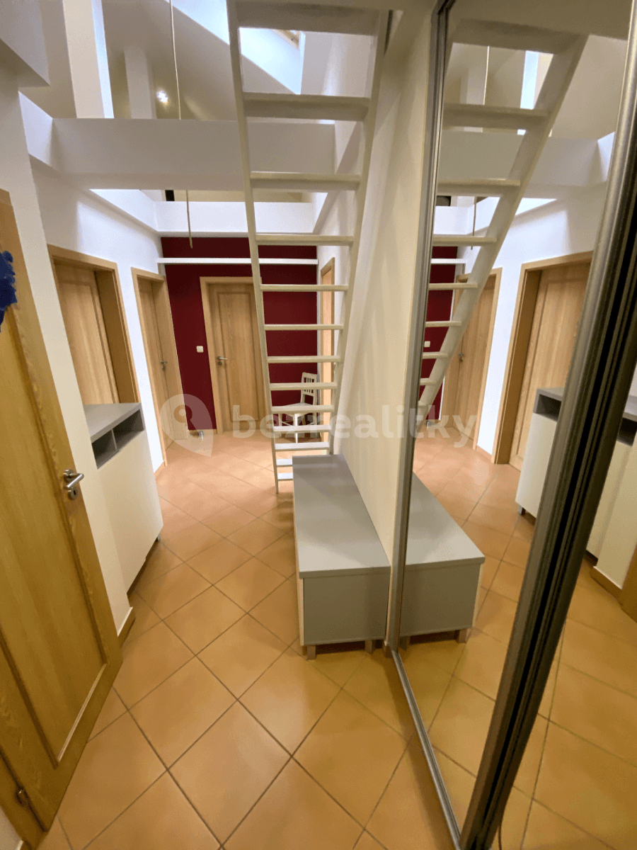 Prenájom bytu 3-izbový 71 m², Ke Strašnické, Praha, Praha Prenájom bytu 3-izbový 71 m², Ke Strašnické, Praha, Praha