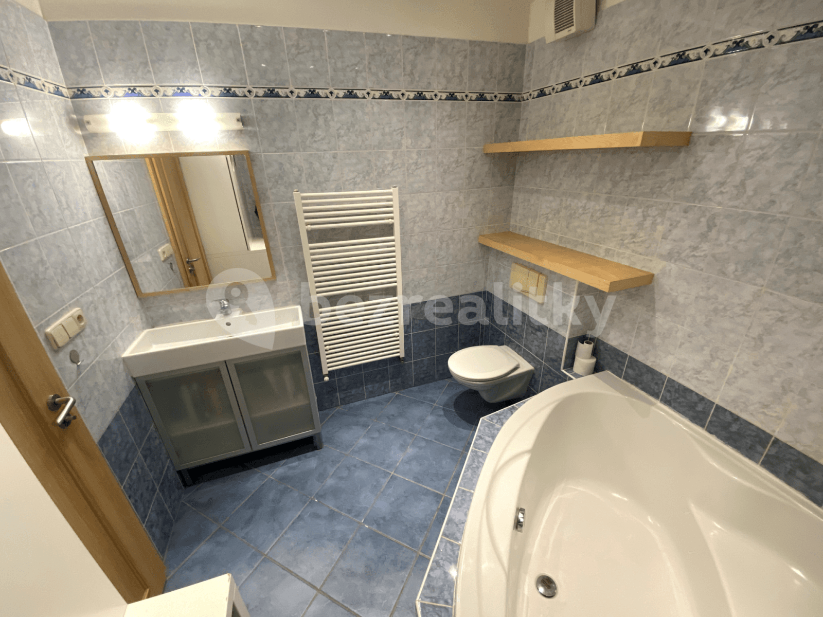 Prenájom bytu 3-izbový 71 m², Ke Strašnické, Praha, Praha Prenájom bytu 3-izbový 71 m², Ke Strašnické, Praha, Praha