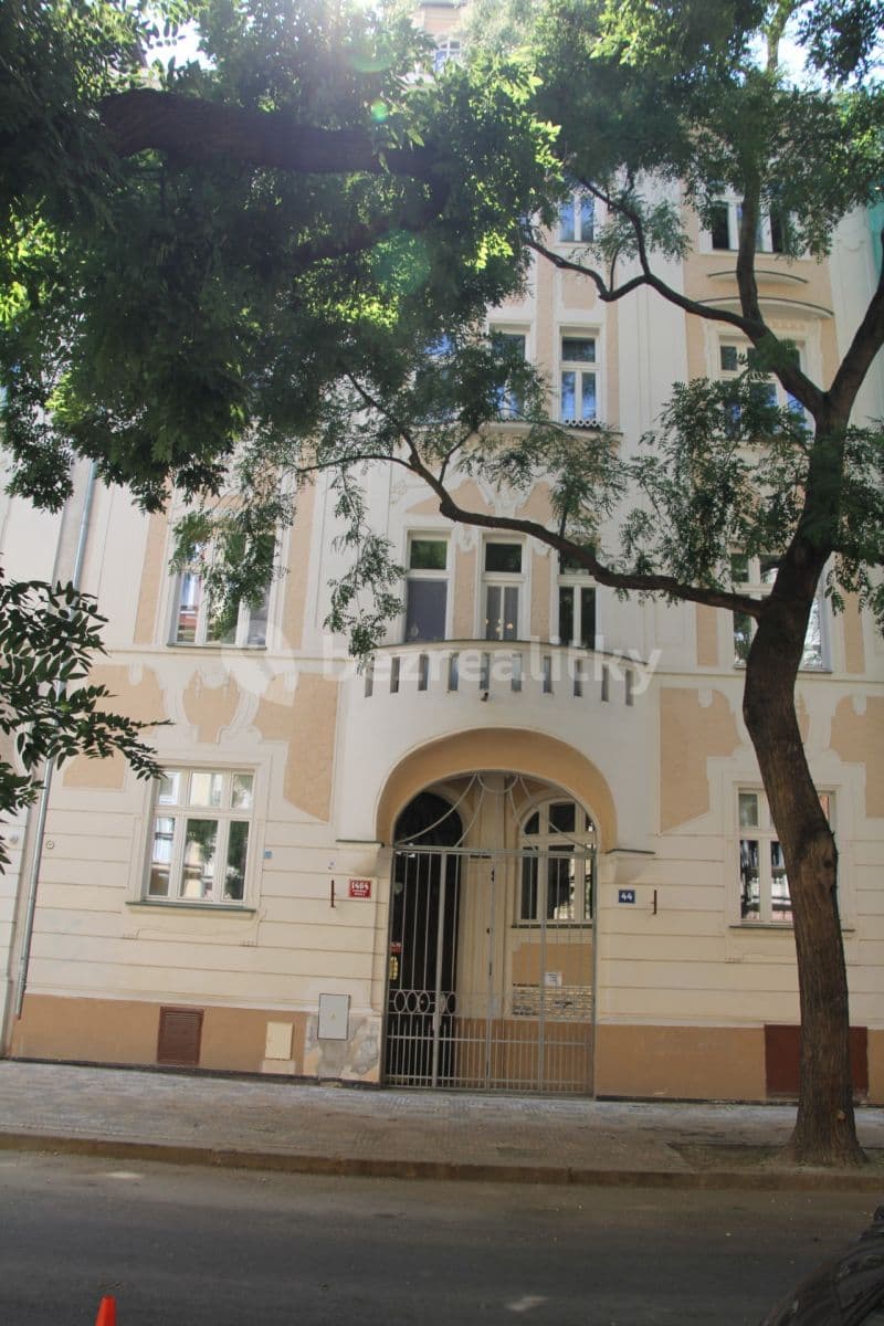 Prenájom bytu 2-izbový 40 m², Moravská, Praha, Praha Prenájom bytu 2-izbový 40 m², Moravská, Praha, Praha