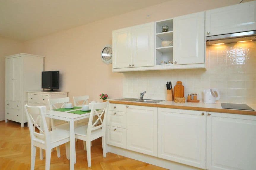 Prenájom bytu 40 m², Orebitská, Praha, Praha Prenájom bytu 40 m², Orebitská, Praha, Praha