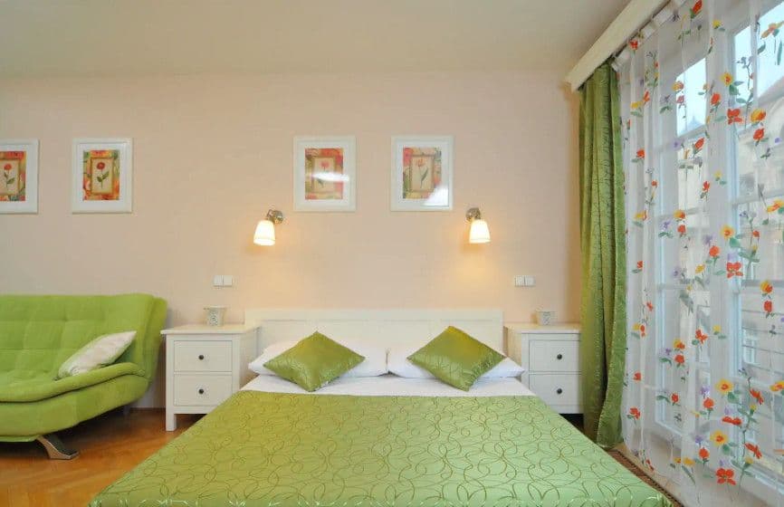 Prenájom bytu 40 m², Orebitská, Praha, Praha Prenájom bytu 40 m², Orebitská, Praha, Praha