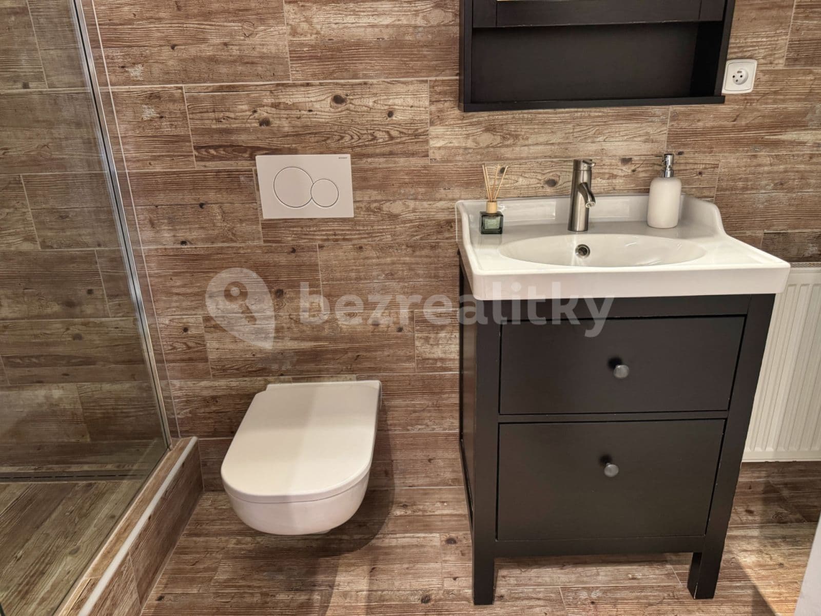 Prenájom bytu 2-izbový 51 m², Palachova, Hradec Králové, Královéhradecký kraj Prenájom bytu 2-izbový 51 m², Palachova, Hradec Králové, Královéhradecký kraj