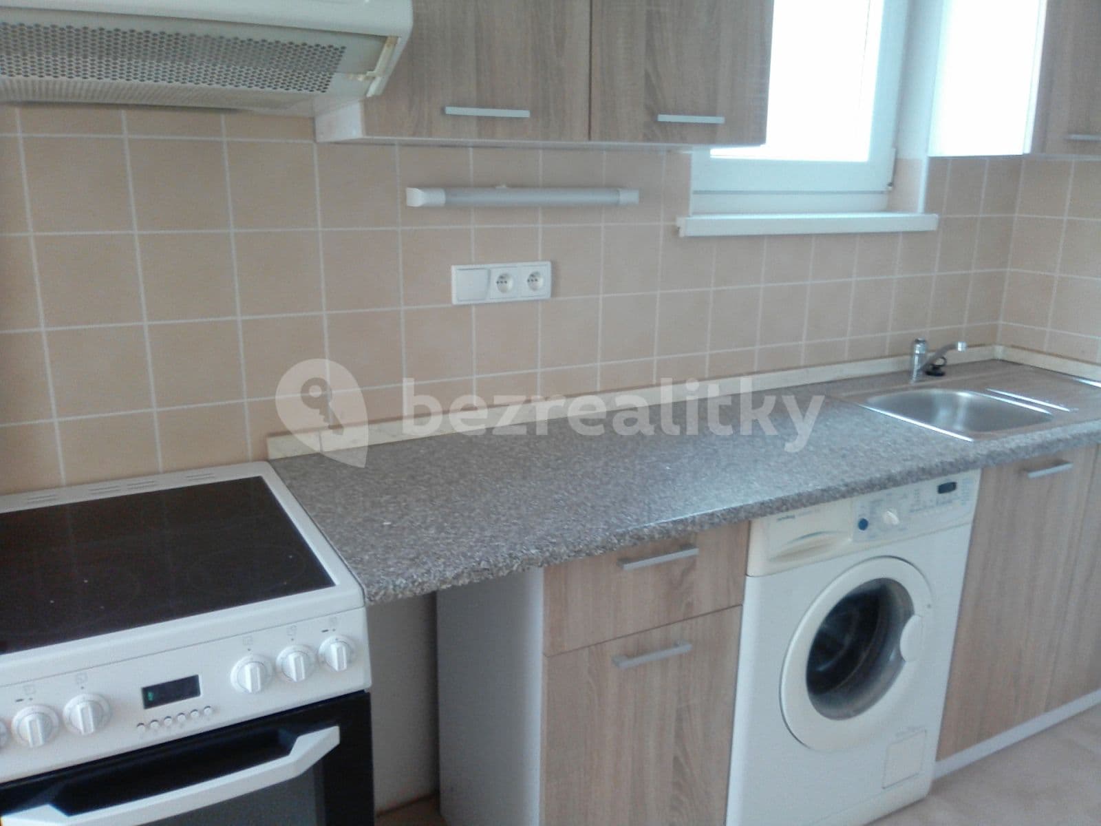 Prenájom bytu 1-izbový 27 m², Kvapilova, Tábor, Jihočeský kraj Prenájom bytu 1-izbový 27 m², Kvapilova, Tábor, Jihočeský kraj