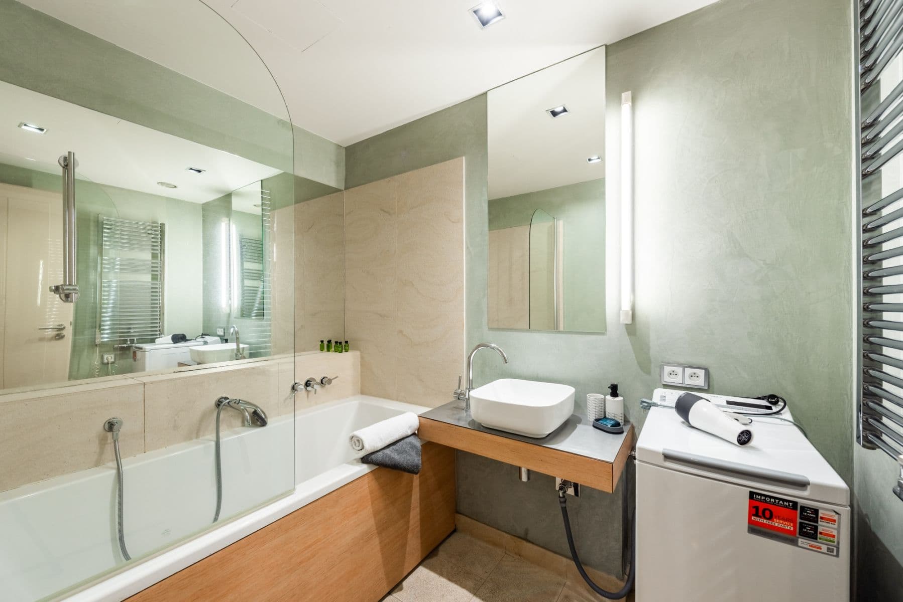 Prenájom bytu 56 m², Rohanské nábřeží, Praha, Praha Prenájom bytu 56 m², Rohanské nábřeží, Praha, Praha