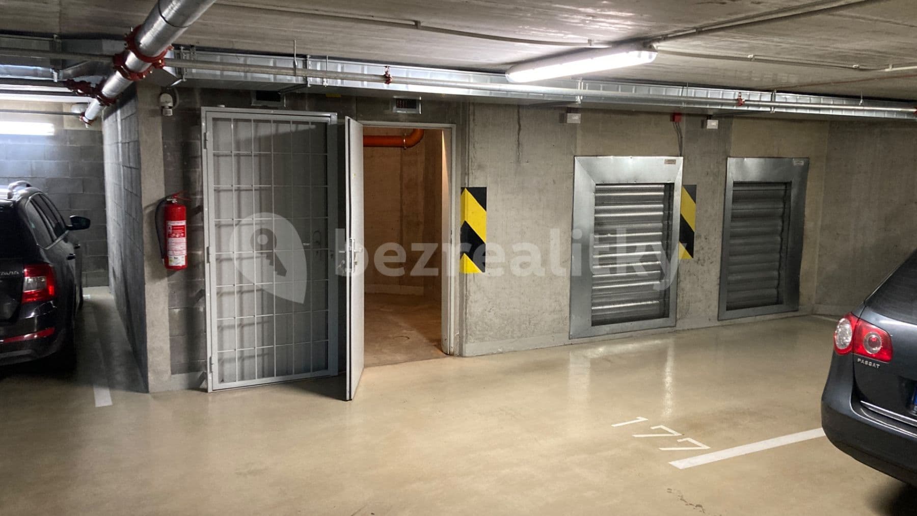 Prenájom garáže 6 m², Kloboučnická, Praha, Praha Prenájom garáže 6 m², Kloboučnická, Praha, Praha