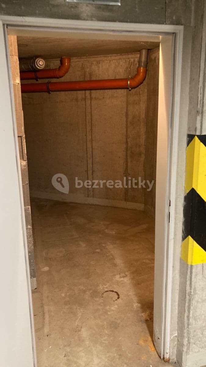 Prenájom garáže 6 m², Kloboučnická, Praha, Praha Prenájom garáže 6 m², Kloboučnická, Praha, Praha