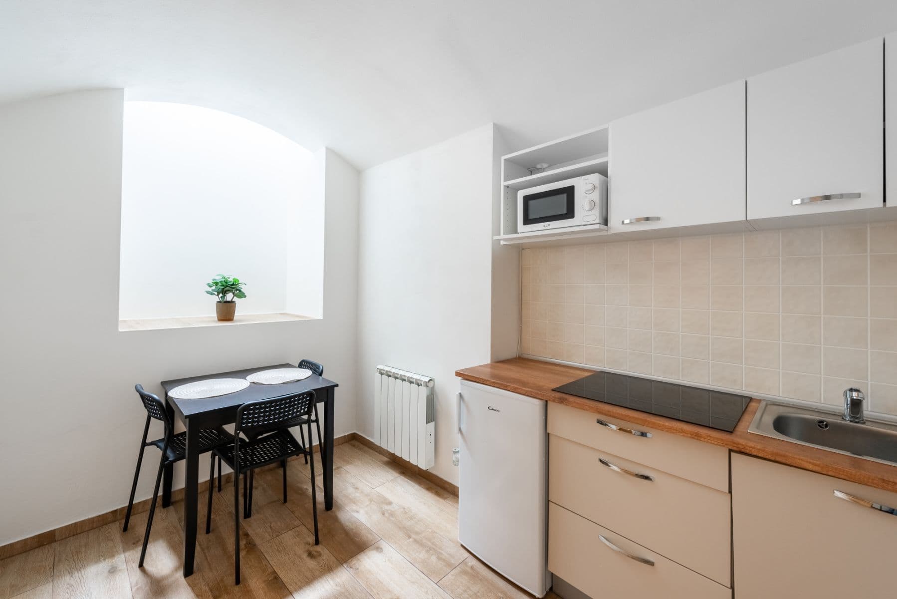 Prenájom bytu 25 m², Příčná, Praha, Praha Prenájom bytu 25 m², Příčná, Praha, Praha