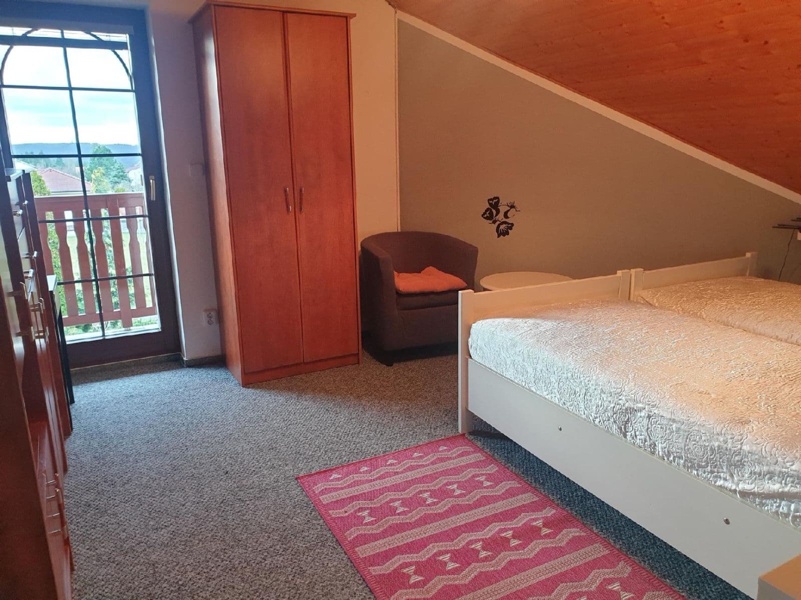 Prenájom bytu 3-izbový 75 m², U Pošty, Zvole, Středočeský kraj Prenájom bytu 3-izbový 75 m², U Pošty, Zvole, Středočeský kraj