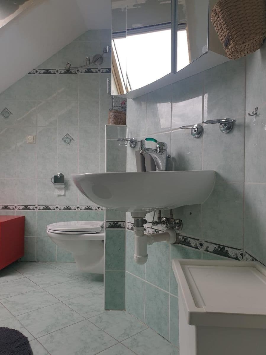 Prenájom bytu 3-izbový 75 m², U Pošty, Zvole, Středočeský kraj Prenájom bytu 3-izbový 75 m², U Pošty, Zvole, Středočeský kraj