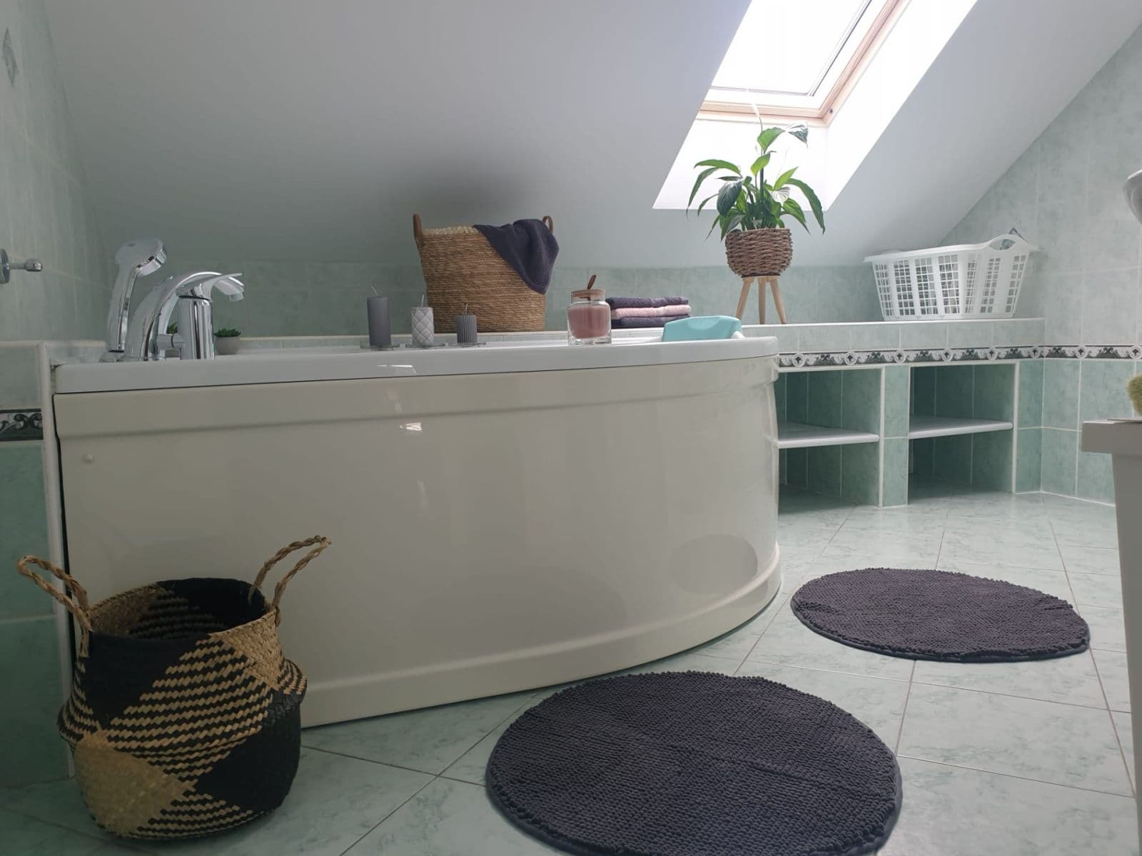 Prenájom bytu 3-izbový 75 m², U Pošty, Zvole, Středočeský kraj Prenájom bytu 3-izbový 75 m², U Pošty, Zvole, Středočeský kraj