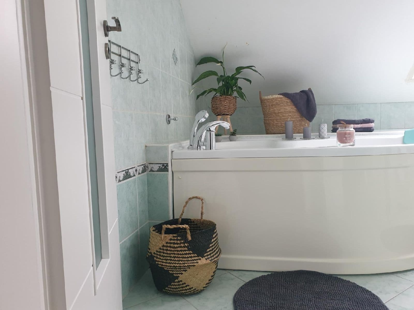 Prenájom bytu 3-izbový 75 m², U Pošty, Zvole, Středočeský kraj Prenájom bytu 3-izbový 75 m², U Pošty, Zvole, Středočeský kraj