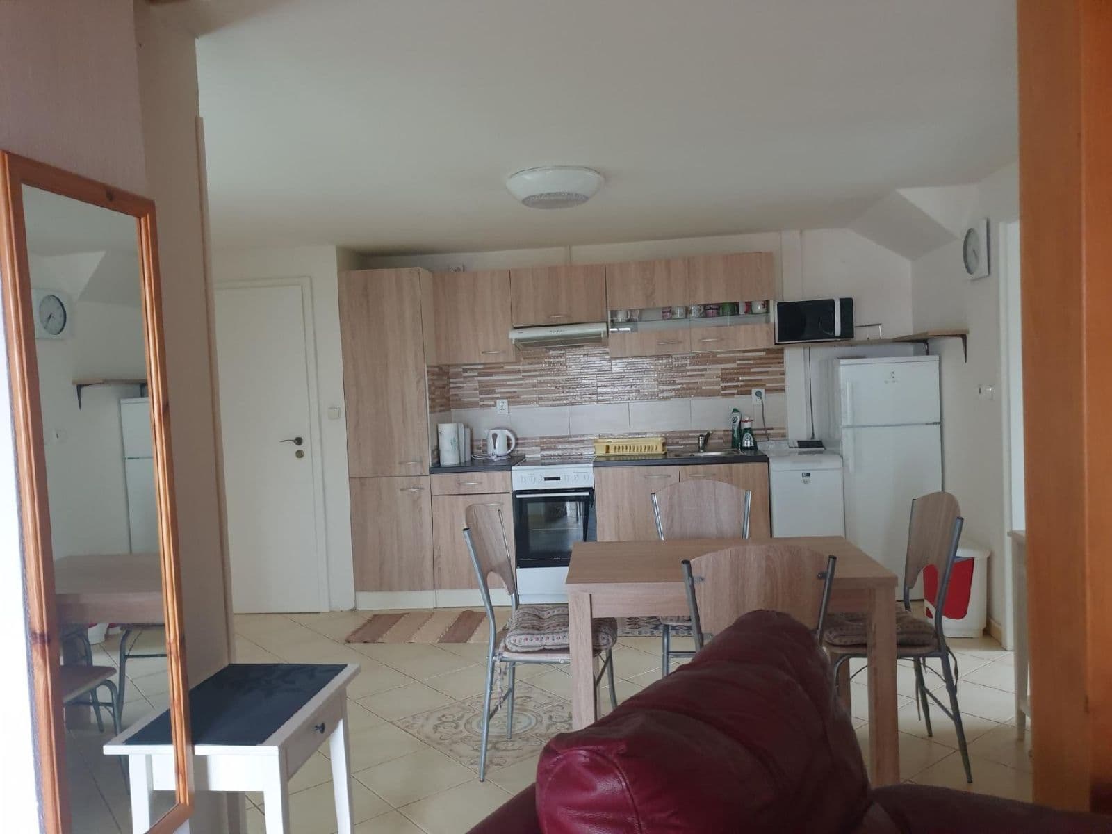 Prenájom bytu 3-izbový 75 m², U Pošty, Zvole, Středočeský kraj Prenájom bytu 3-izbový 75 m², U Pošty, Zvole, Středočeský kraj