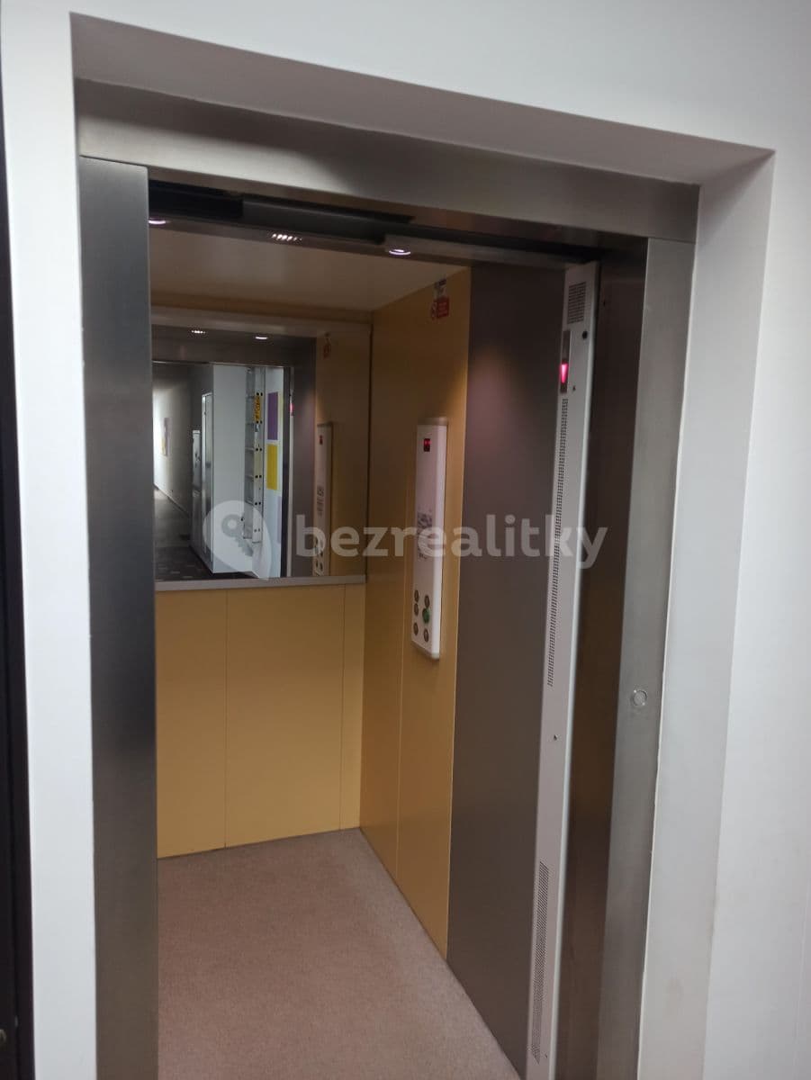 Prenájom bytu 3-izbový 66 m², Jurkovičova, Praha, Praha Prenájom bytu 3-izbový 66 m², Jurkovičova, Praha, Praha